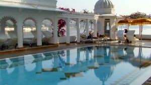 lake-palace-pool